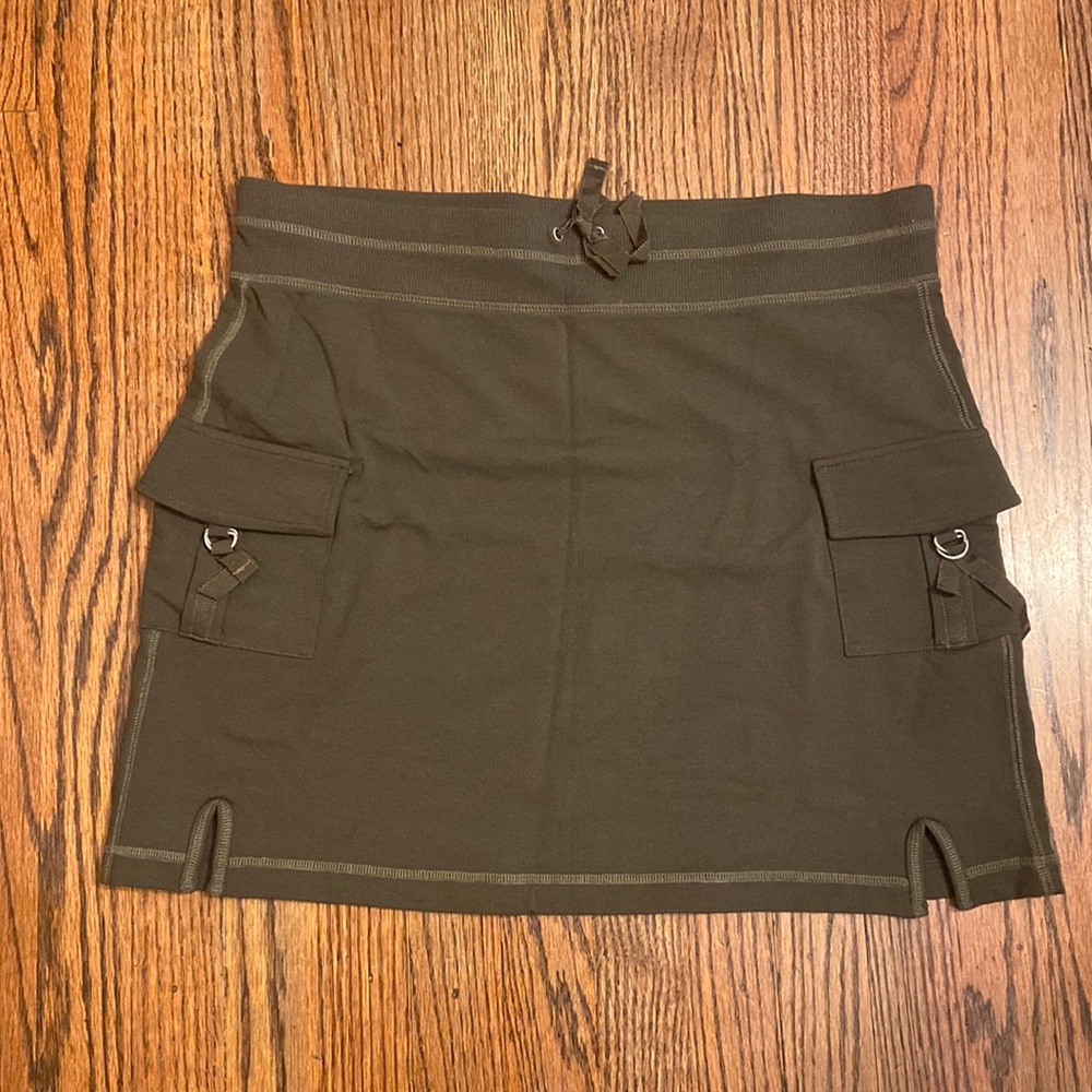 Athleta green skirt